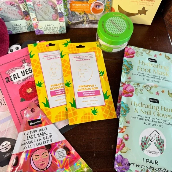 Assorted Skincare and Spa Kit with Spa Headband - Picture 4 of 5